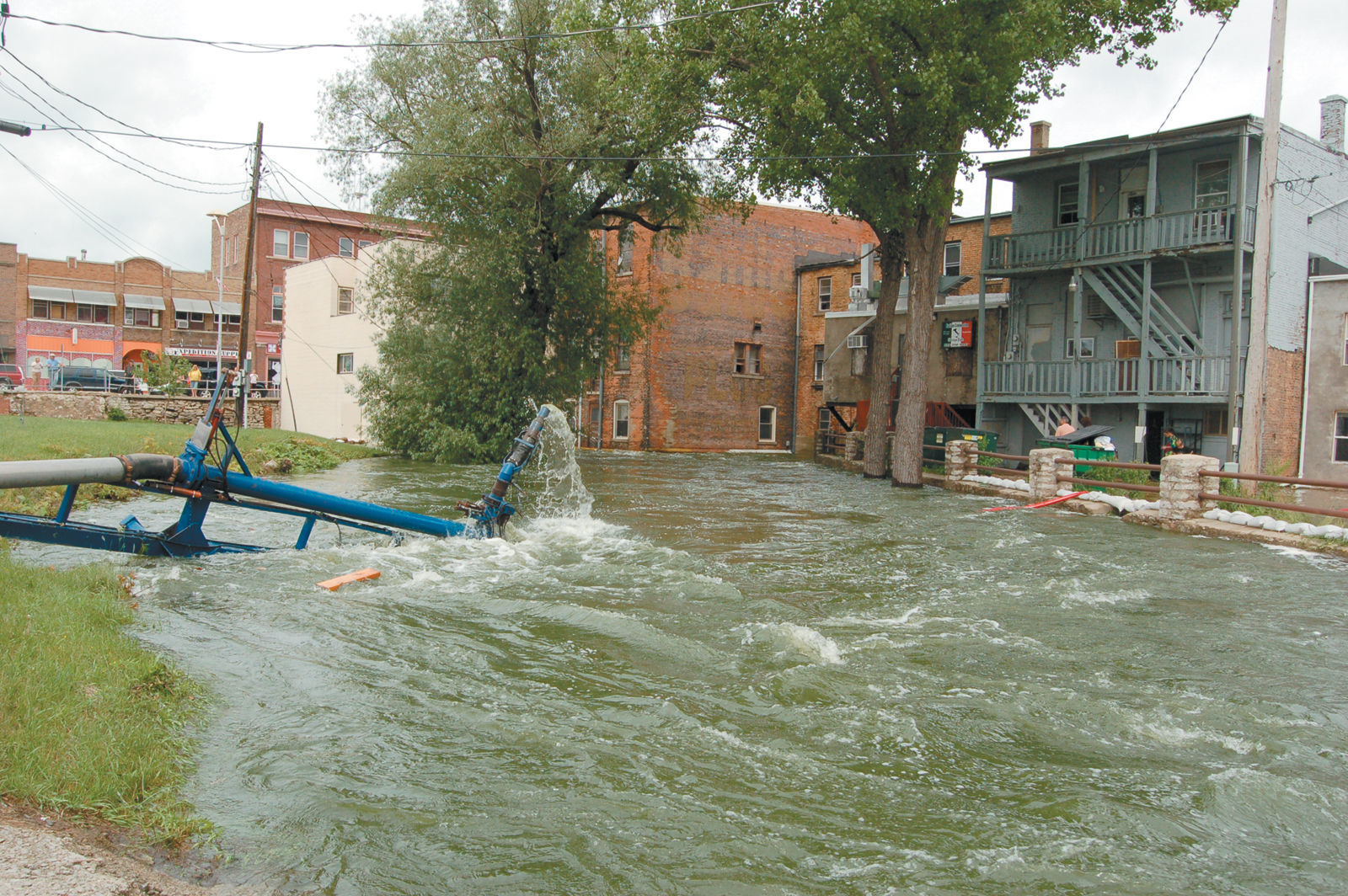 061418-ctzn-news-flood057